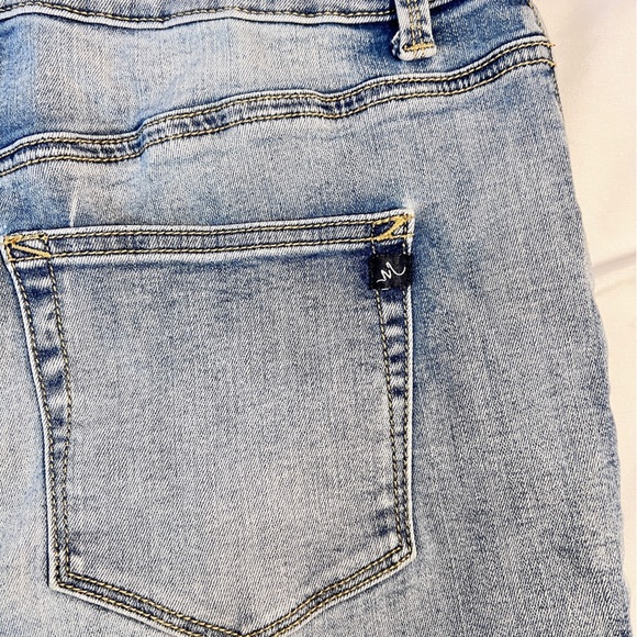 Maurice’s Distressed Button Fly Jeans Size Largw X-Short - Picture 3 of 8